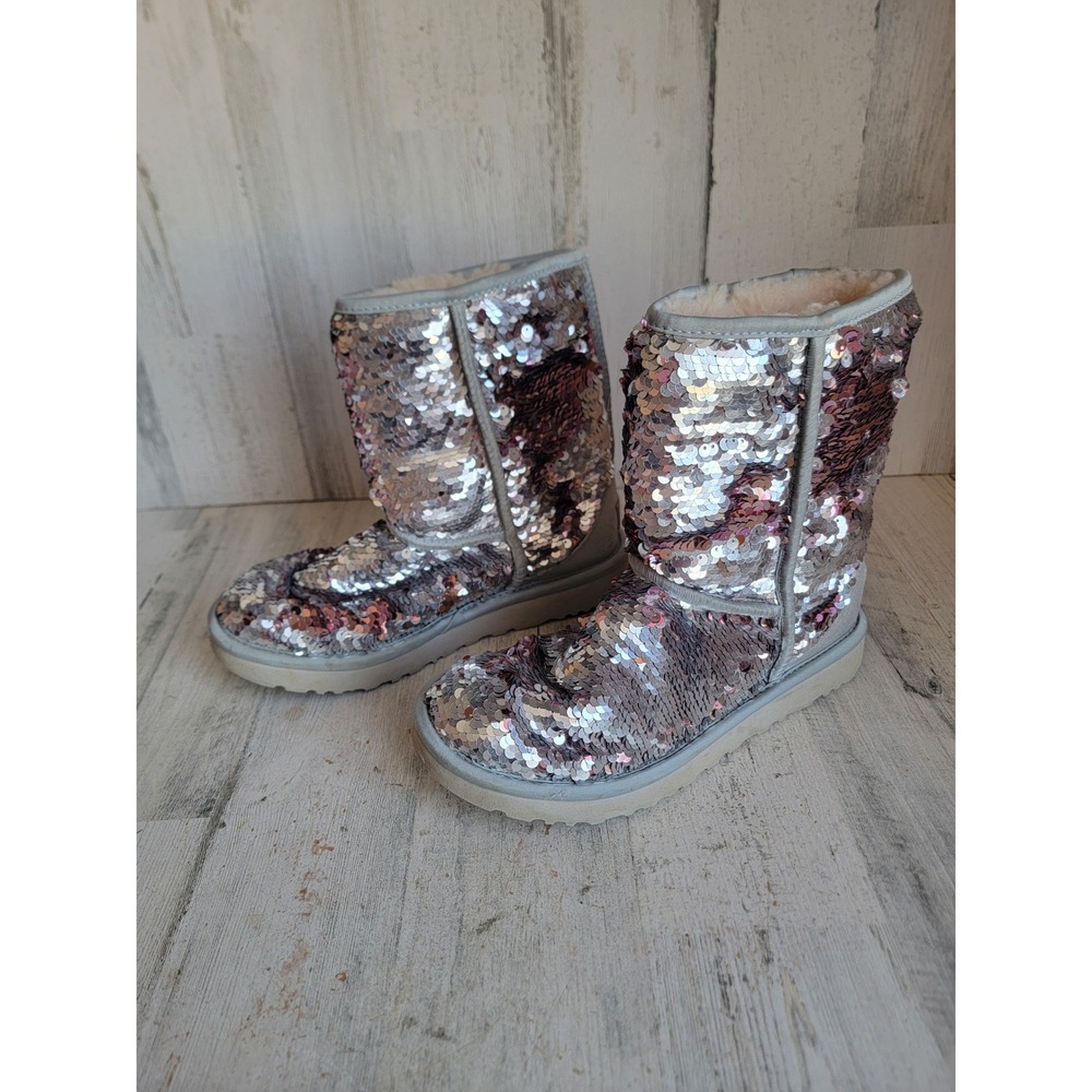 Ugg reversible sequin US 7 women's AS IS shoe sparkle winter pink‎